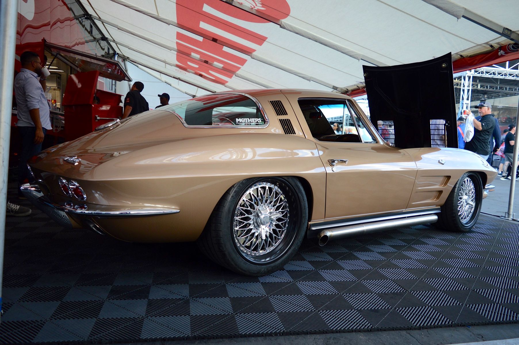 1964 Chevrolet Corvette Stingray | Dean Maxwell’s 1964 Chevrolet Corvette Sting Ray on Center Locking Forgeline LS3 Wheels