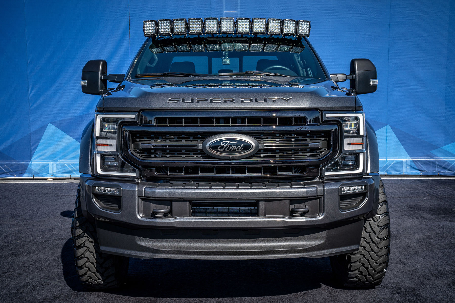 2020 Ford F-450 Super Duty | 2020 Ford F-450 Platinum DRW Crew Cab 4x4 - Direct head on shot