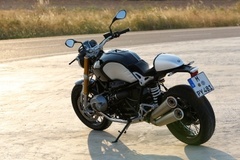 R Nine T