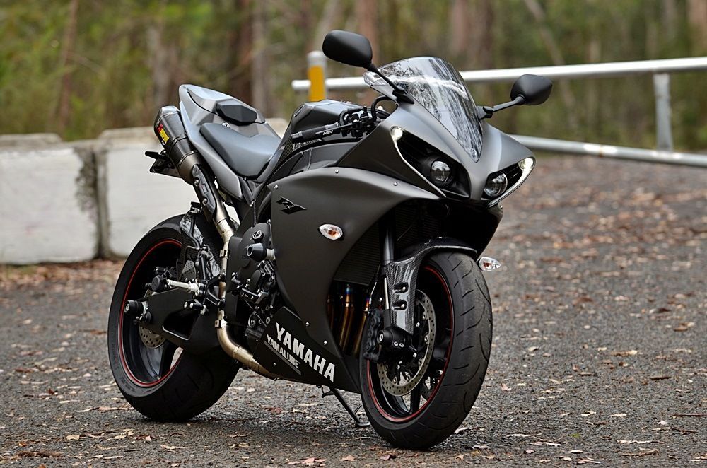  Yamaha  | Matte Black R1