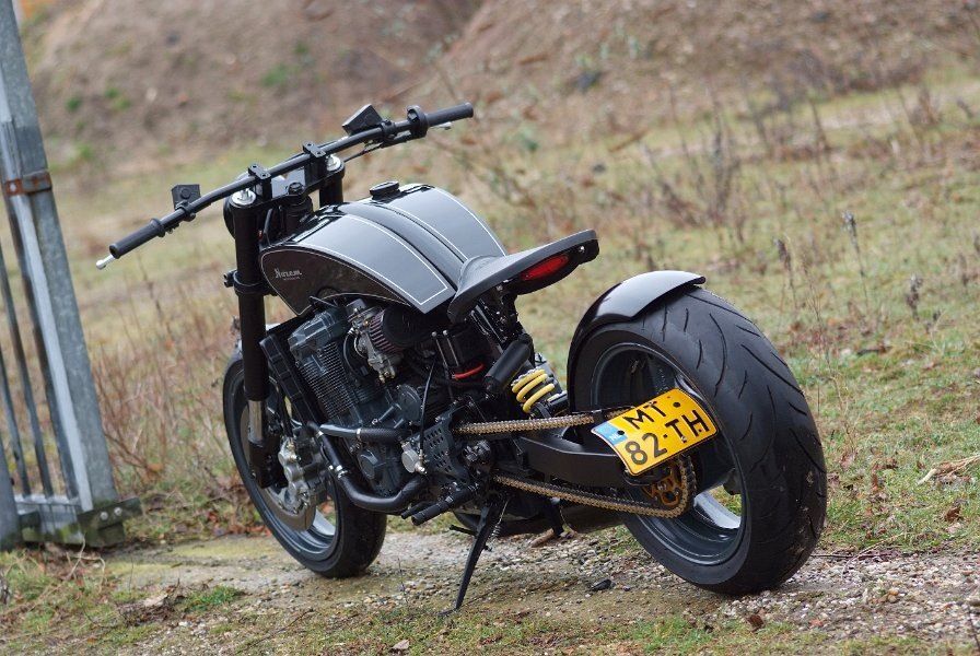  Suzuki GSX-R1100 | Nozem Motorbikes Gixxer Bobber