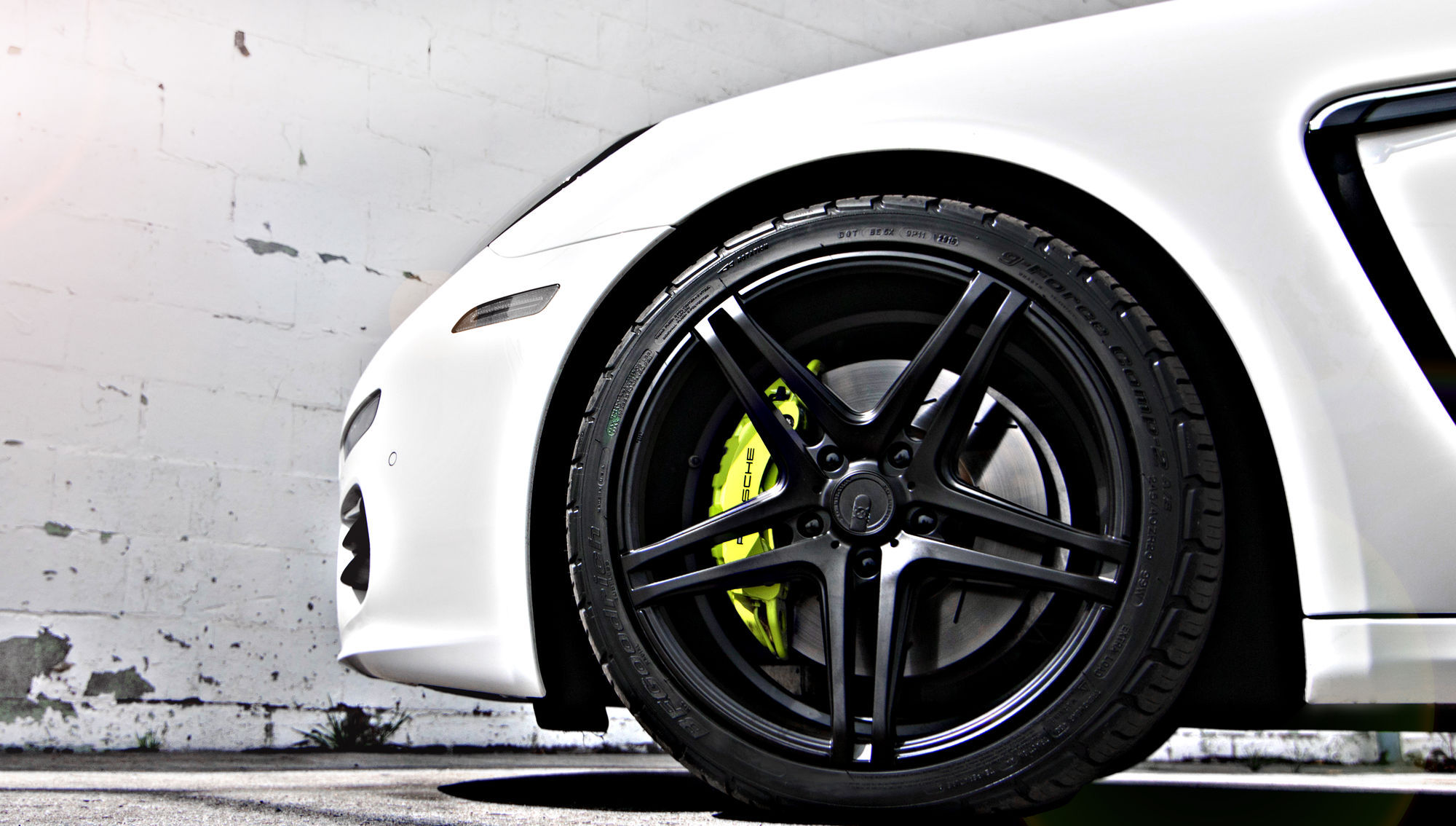 2015 Porsche Panamera | '15 Porsche Panamera eHybrid - Brake Caliper