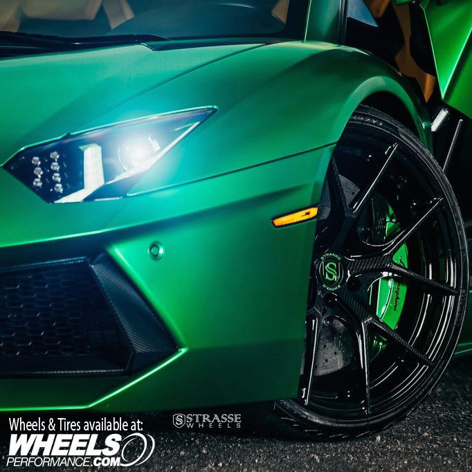 Lamborghini Aventador | Strasse Forged SM5R Deep Concave
