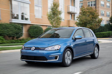 2015 Volkswagen Golf | '15 VW e-Golf - Fun. Electric. 