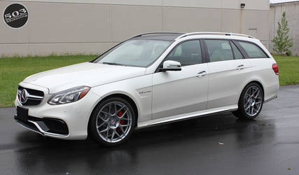 2015 Mercedes-Benz E63 AMG | 2015 Mercedes E63 Estate - Side Angled Shot