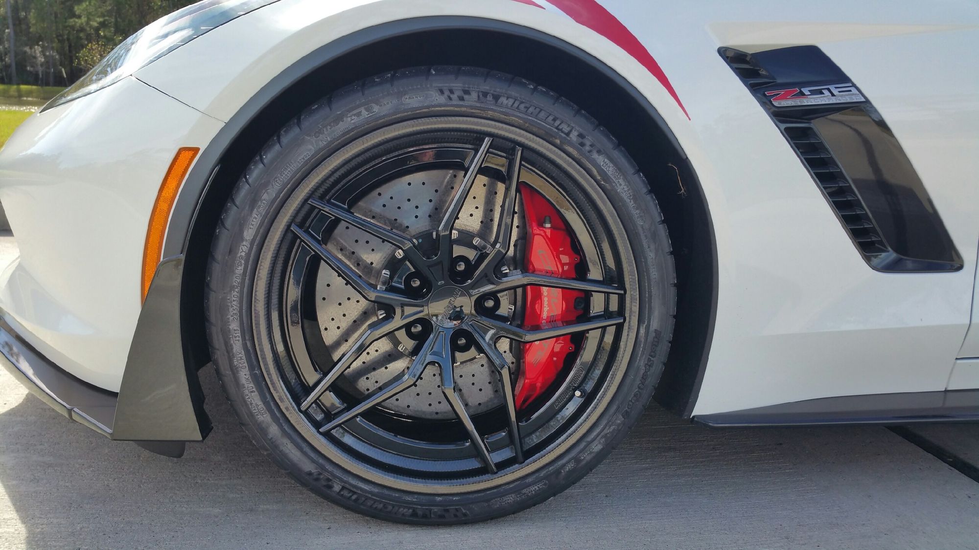 2016 Chevrolet Corvette Z06 | Aaron's C7 Corvette Z06/Z07 Convertible on Forgeline Carbon+Forged CF204 Wheels