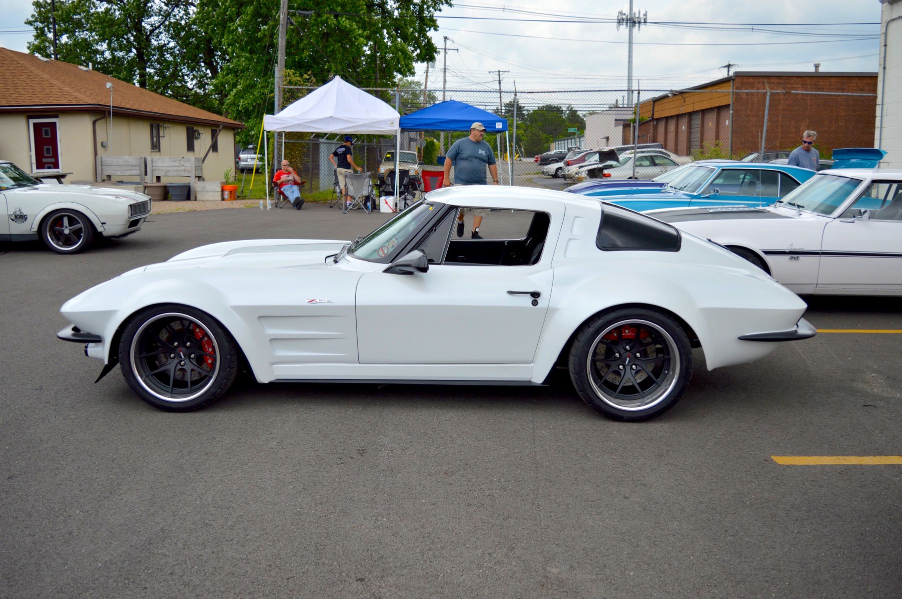 1963 Chevrolet Corvette Stingray | Ron Scott's 1963 Corvette Stingray on Forgeline VX3C Concave Wheels
