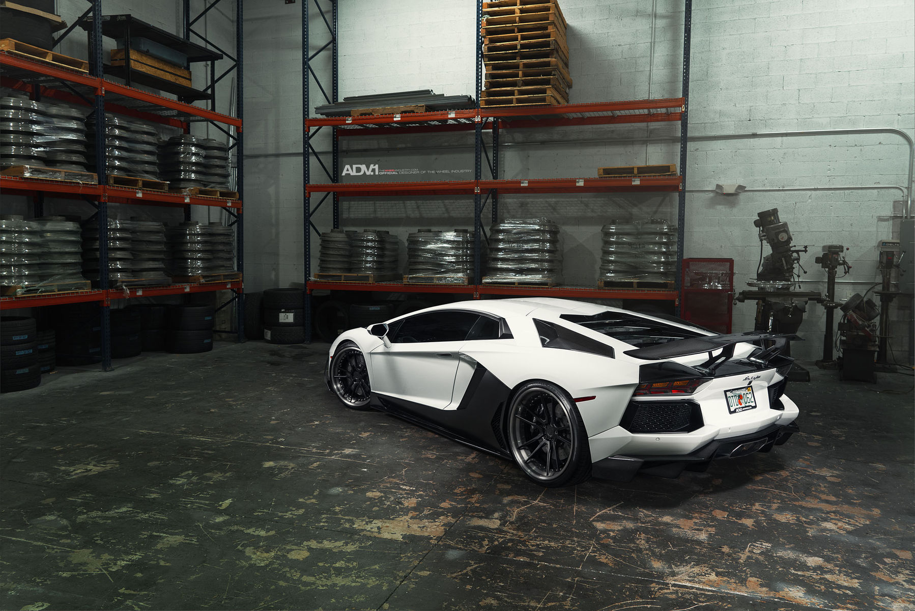 Lamborghini Aventador lp700 4 в обвесе