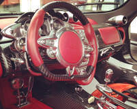 Pagani Huayra - Cockpit