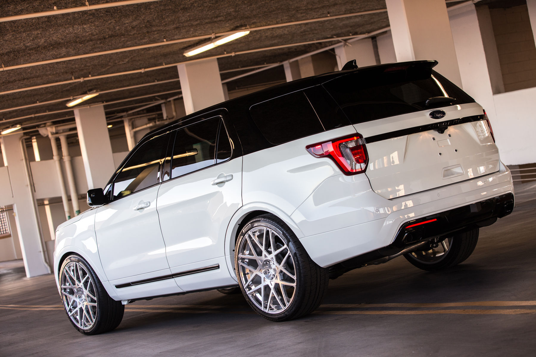 Ford Explorer Sport Black Tuning 2017