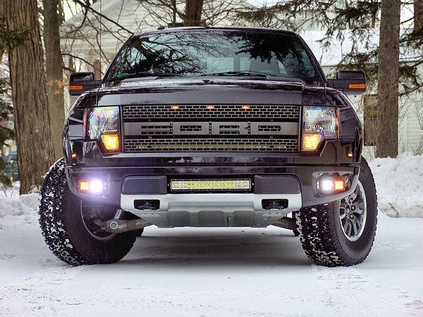 2012 Ford F-150 | Black Ford Raptor out in the Snow for some donuts!