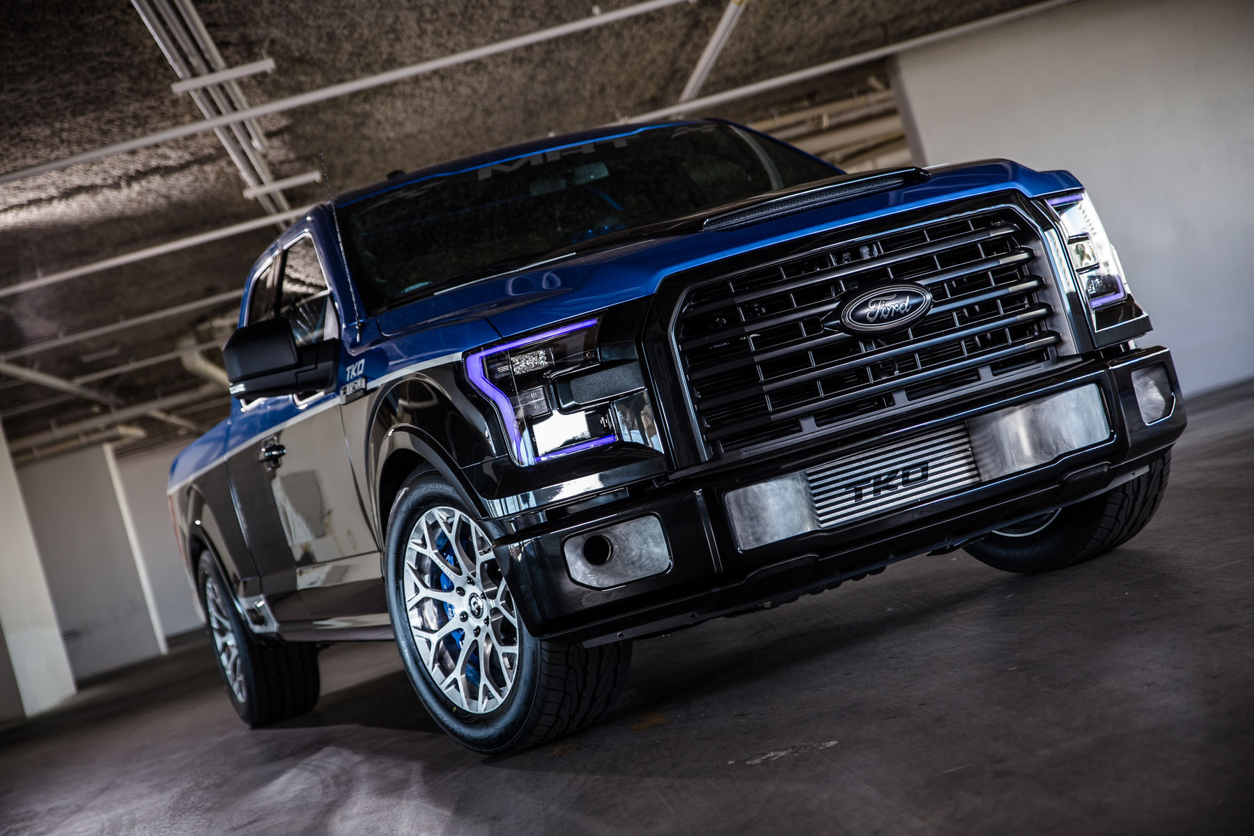 2015 Ford F-150 | 2015 MRT Ford F-150 XLT SuperCab - Front Angled Shot