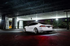 White Tesla Model S - ADV.1 ADV5.2 M.V2 SL Wheels