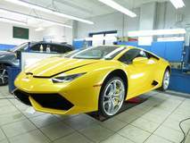 Lamborghini Huracan with XPEL ULTIMATE self-healing clear bra