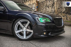 Chrysler 300 - Green Headlight