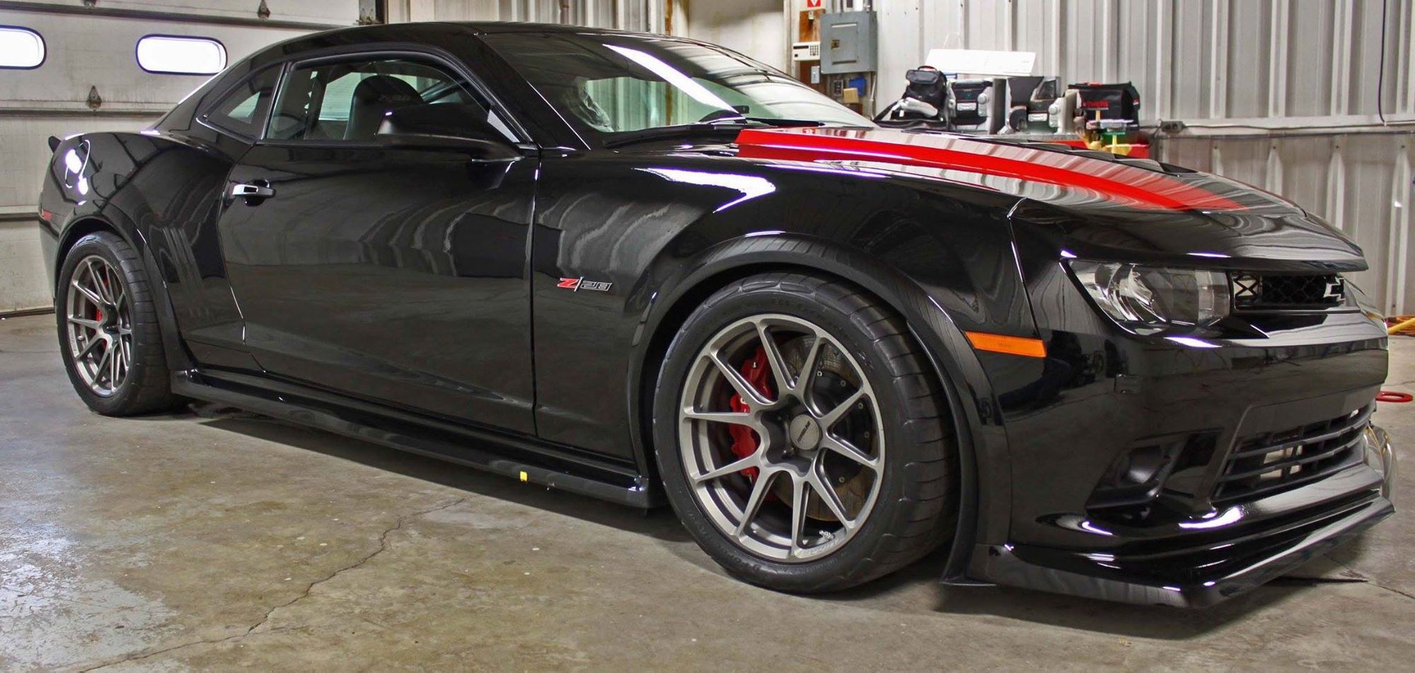 2014 Chevrolet Camaro | Ken Thwaits' Showtime Motorsports Camaro Z/28 on Forgeline One Piece Forged Monoblock GA1R Open Lug Open Lug Cap Edition Wheels