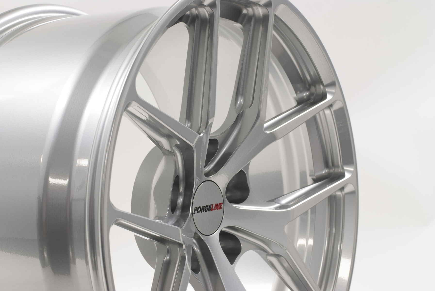 | Forgeline One Piece Forged Monoblock VX1R in Hyper Silver