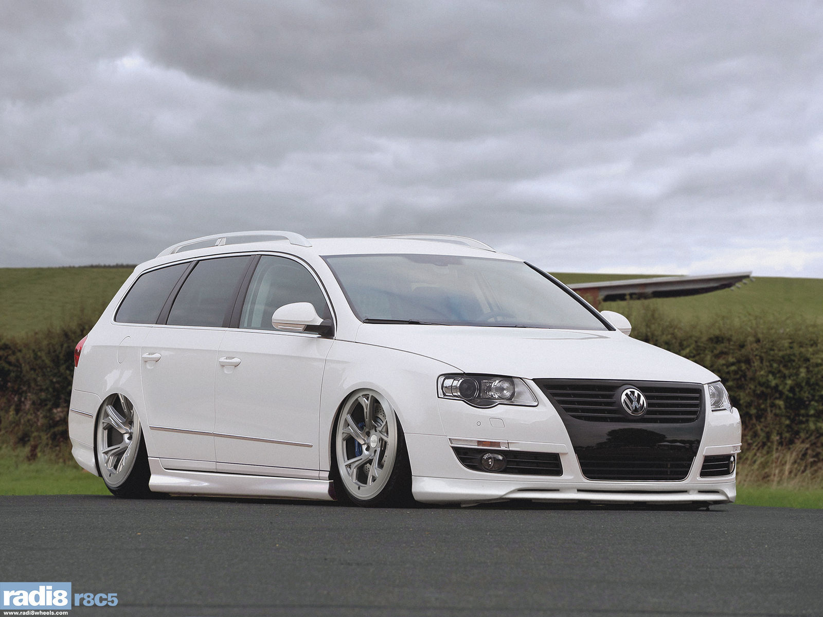 Volkswagen Passat | Radi8 R8C5 - Volkswagen Passat Variant