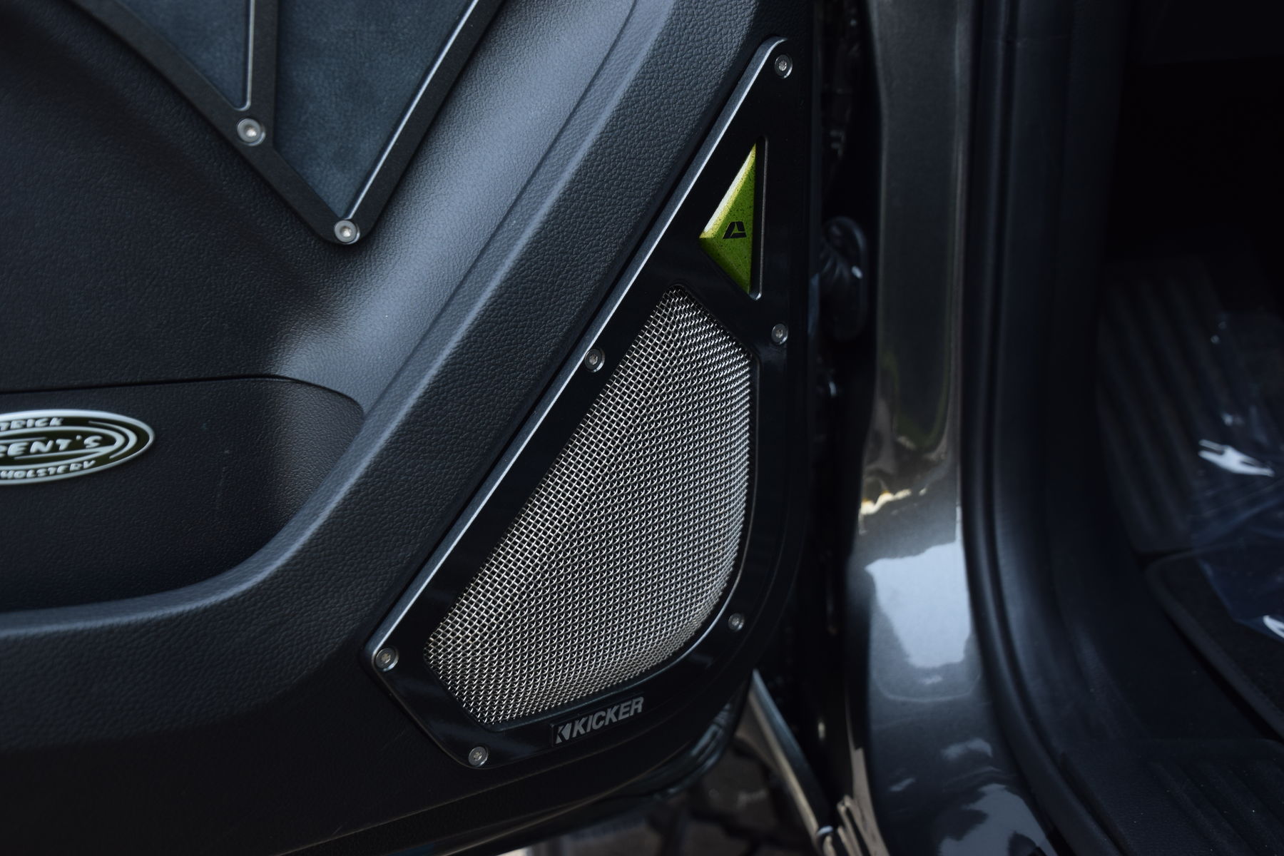 2019 Ford Ranger | 2019 Ford Ranger Lariat SuperCrew by A.R.E. Accessories - Sound FordSEMA