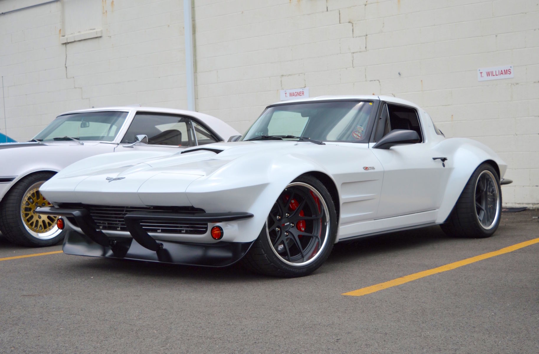 1963 Chevrolet Corvette Stingray | Ron Scott's 1963 Corvette Stingray on Forgeline VX3C Concave Wheels