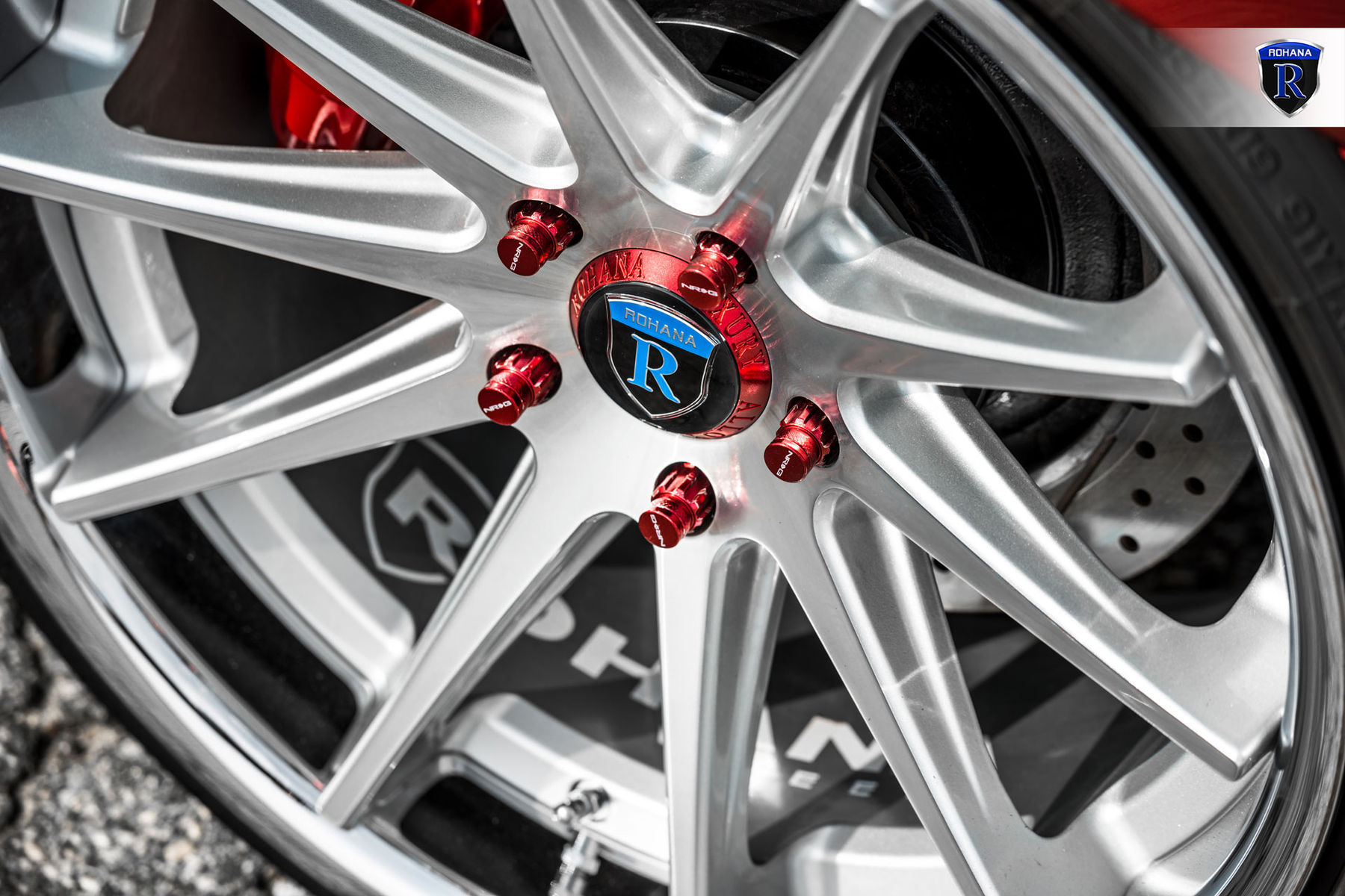 2015 Nissan Maxima | Custom Nissan Maxima - Red Lugs