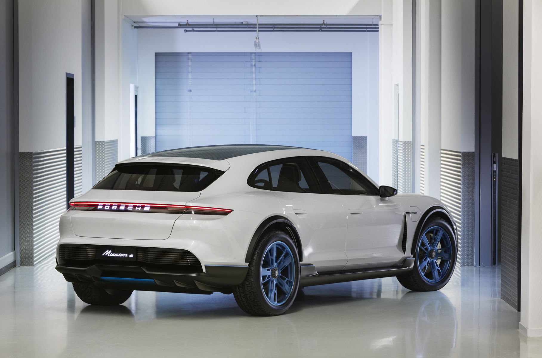 Porsche | Mission E Cross Turismo - Exterior Side View