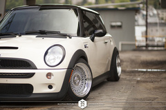 '10 Mini Cooper S on Klutch SL-1's