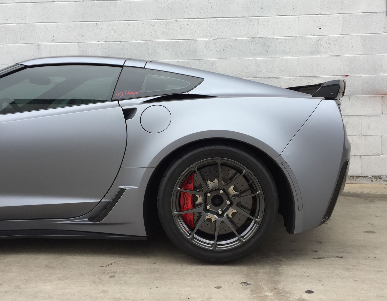2016 Chevrolet Corvette Z06 | Wrapped C7 Corvette Z06 on Forgeline One Piece Forged Monoblock GA1R Open Lug Wheels from R1 Motorsport