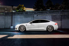White Tesla Model S - ADV.1 ADV5.2 M.V2 SL Wheels