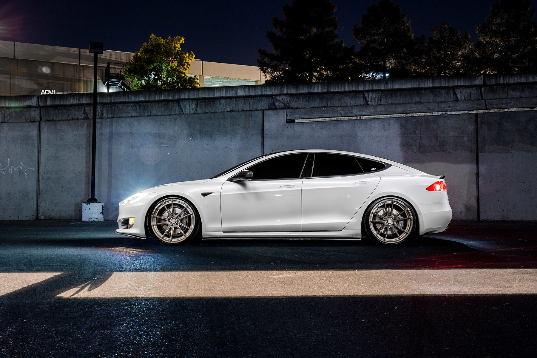  Tesla Model S | White Tesla Model S - ADV.1 ADV5.2 M.V2 SL Wheels