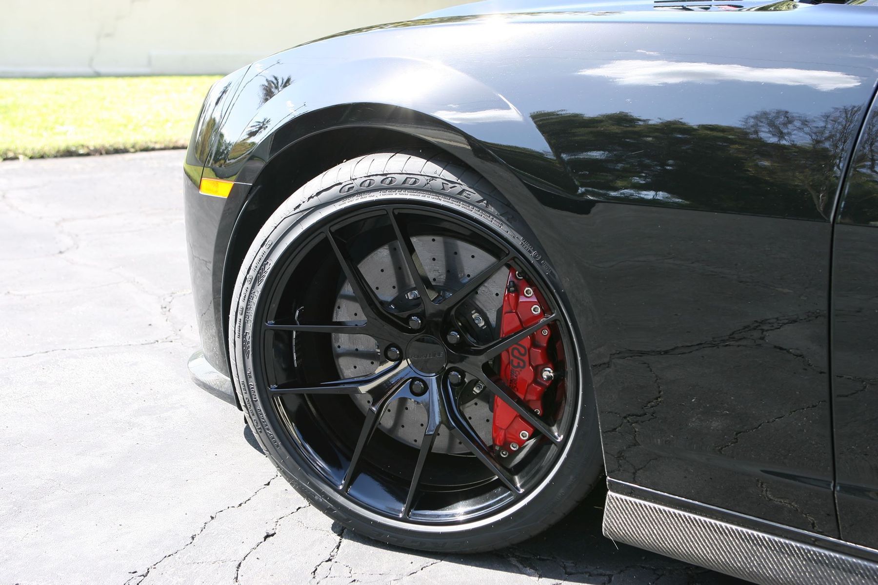 2013 Chevrolet Camaro | Vern Sharp's Chevrolet Camaro ZL1 on Forgeline One Piece Forged Monoblock VX1 Wheels