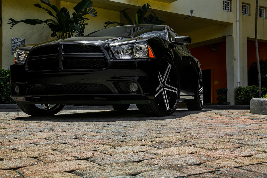 2011 Dodge Charger | Dodge Charger on Ruff R359's - Front Shot 