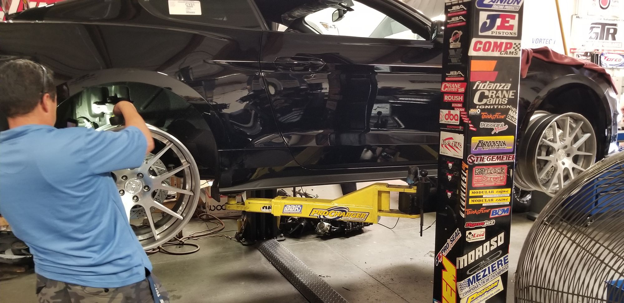2019 Ford Mustang | 2019 Ford Mustang GT Fastback By California Pony Cars - Measuring for wheels