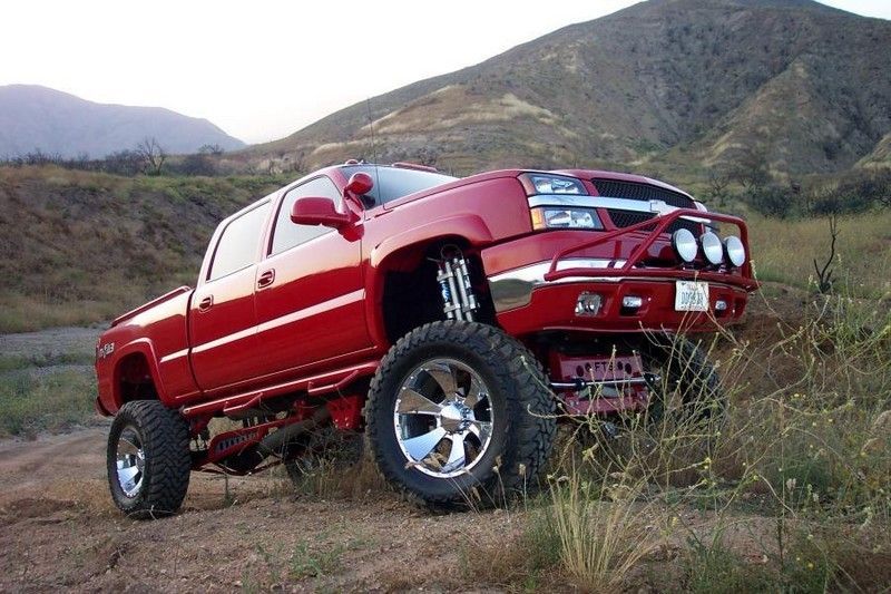 Chevrolet C/K 2500 Series | N-FAB Wheel to Wheel Nerf-Step (Color Match)