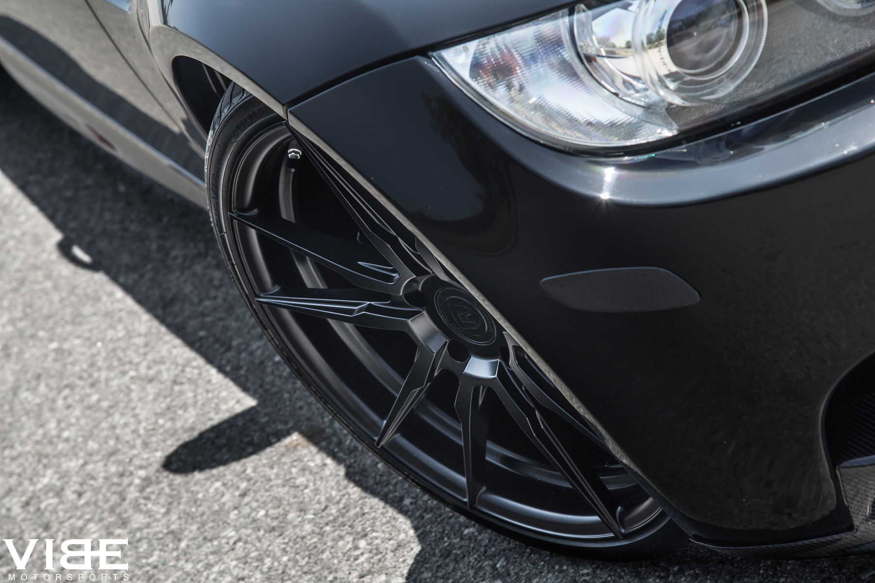 2012 BMW M3 | '12 E92 M3 on Rohana 20's - Leaning Out