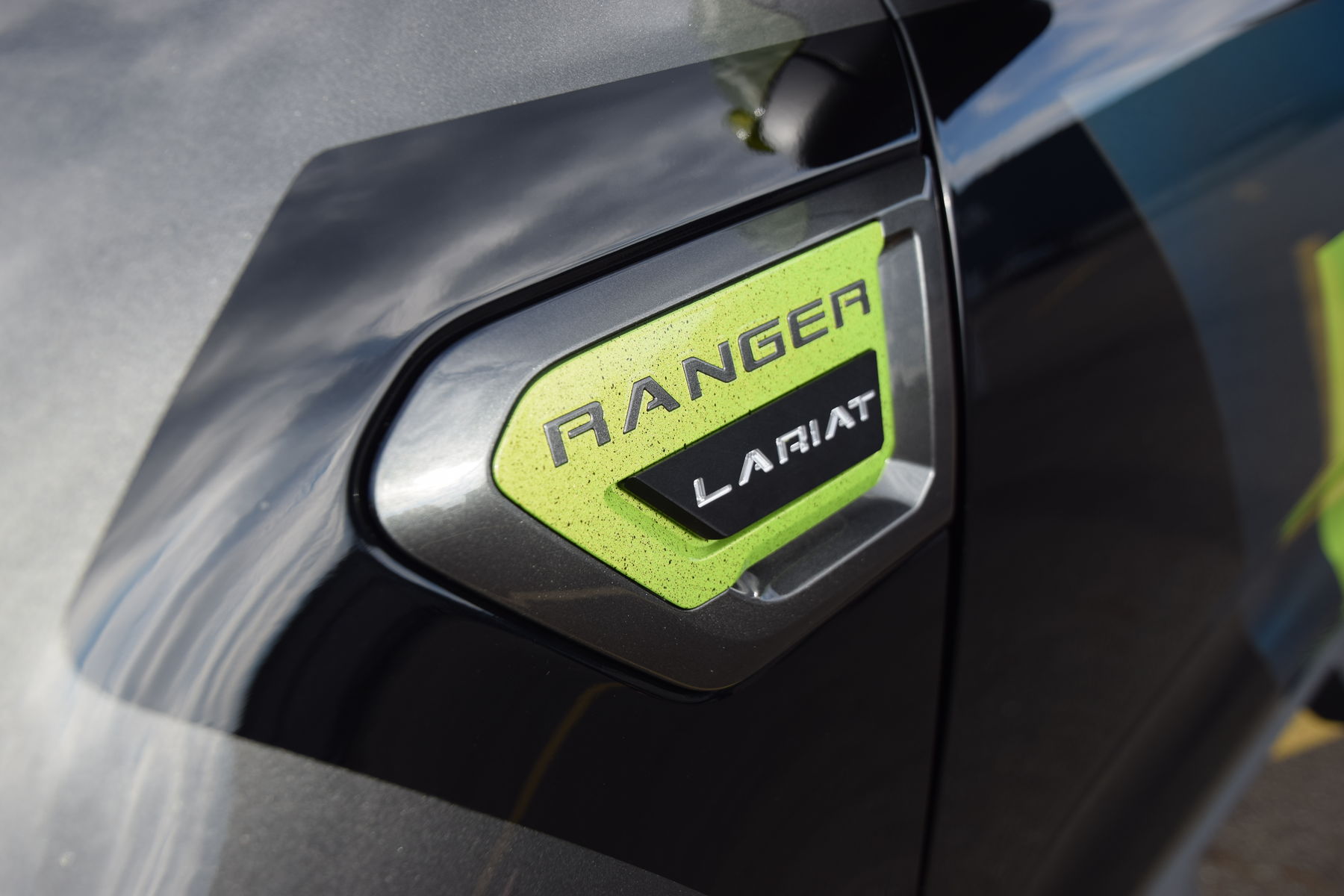 2019 Ford Ranger | 2019 Ford Ranger Lariat SuperCrew by A.R.E. Accessories - Green Accents FordSEMA