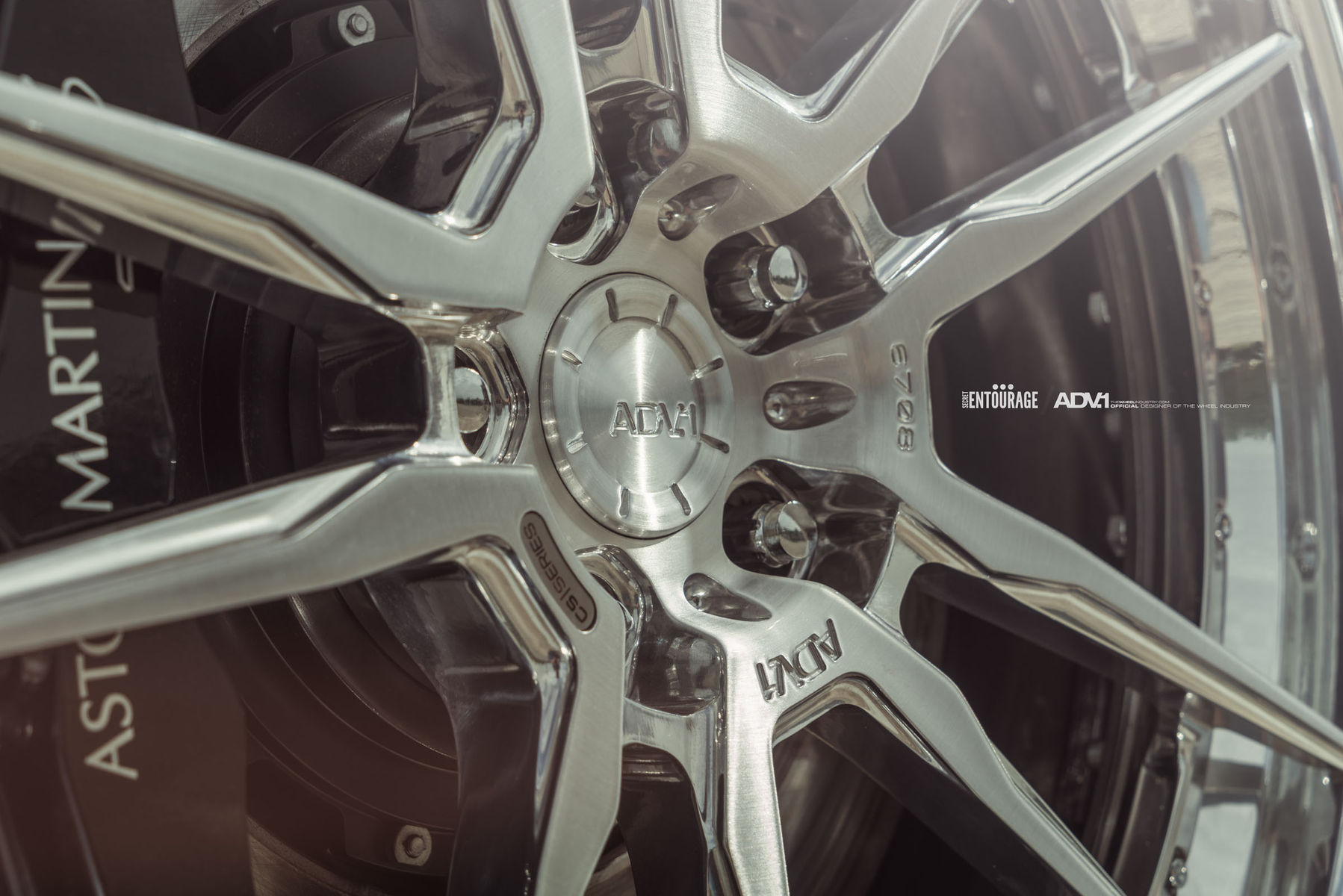  Aston Martin DBS | Aston Martin DBS