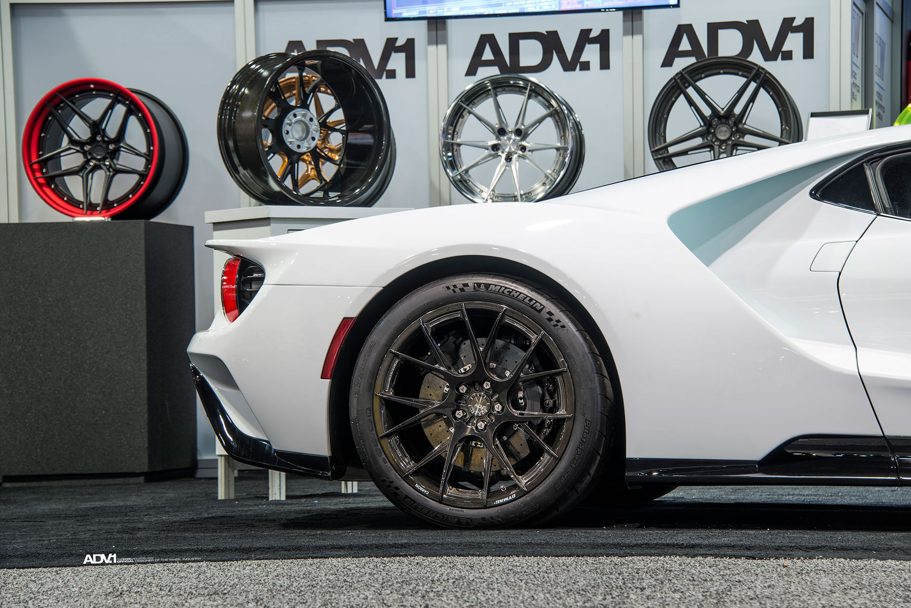 2018 Ford GT | ADV.1 SEMA Show - Ford GT with Carbon Fiber Wheels