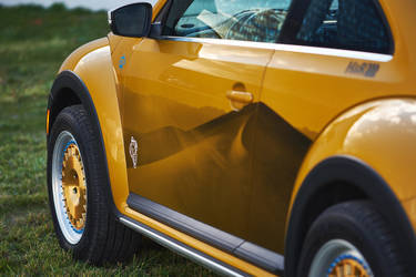 2016 Volkswagen New Beetle | H&R 2016 Beetle Dune - Driver side