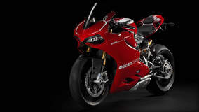 Ducati 1199 Panigale R - Front Side Angle