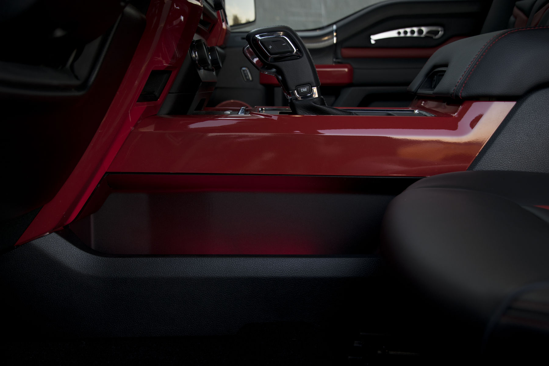 2018 Ford F-150 | 2018 Ford F-150 4x4 XLT SuperCrew by A.R.E. Accessories - Shift Knob FordSEMA