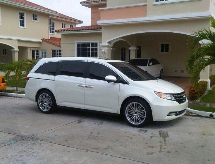 2010 Honda Odyssey | Honda Odyssey on Ruff Racing R955's