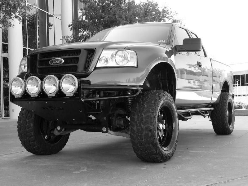 Ford F-150 | N-FAB Wheel to Wheel Nerf-Step