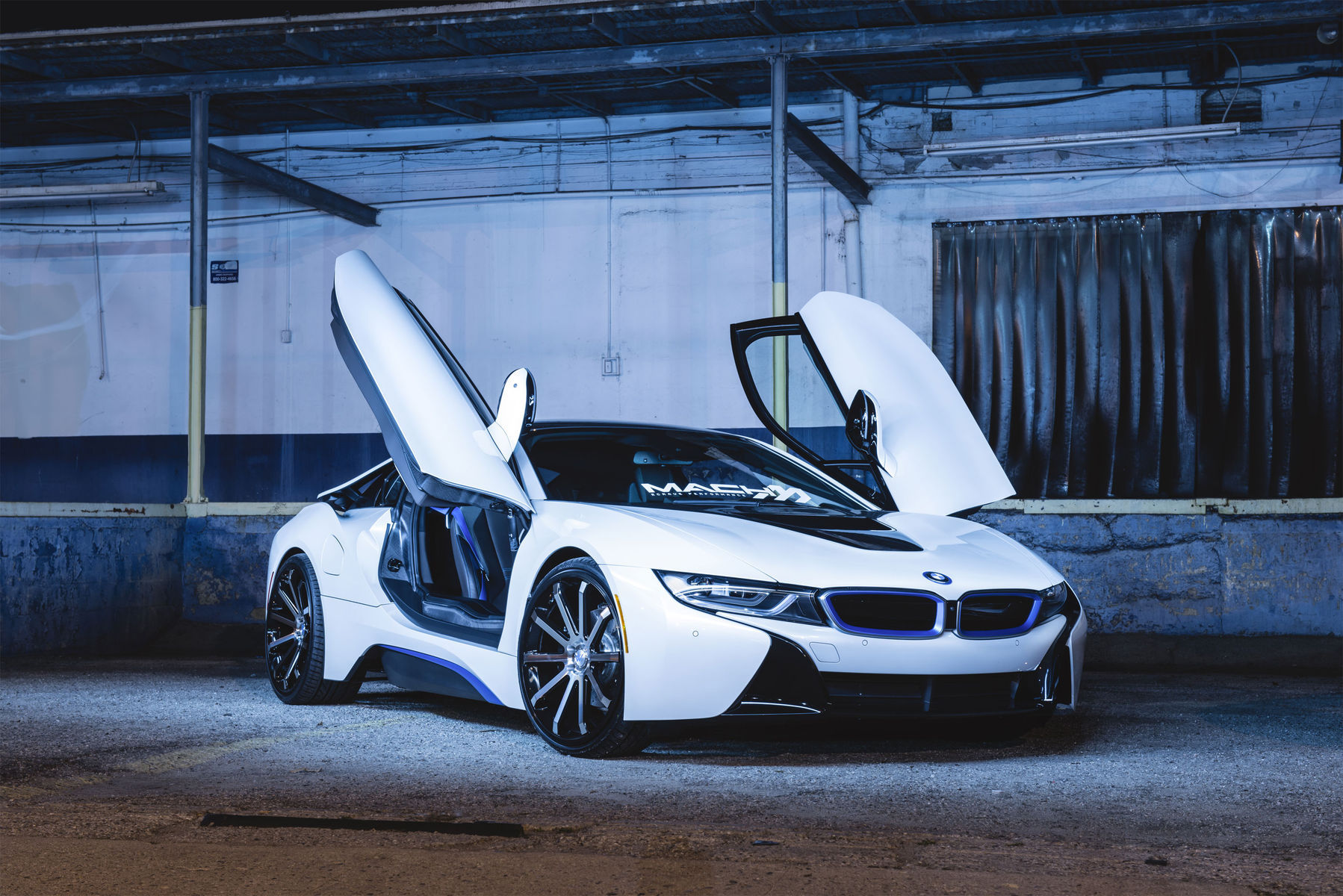2015 BMW i8 | 2Crave Mach ME. 10 (22x9.0 & 22x10.5)