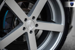Chrysler 300 - Close Up Wheel Shot