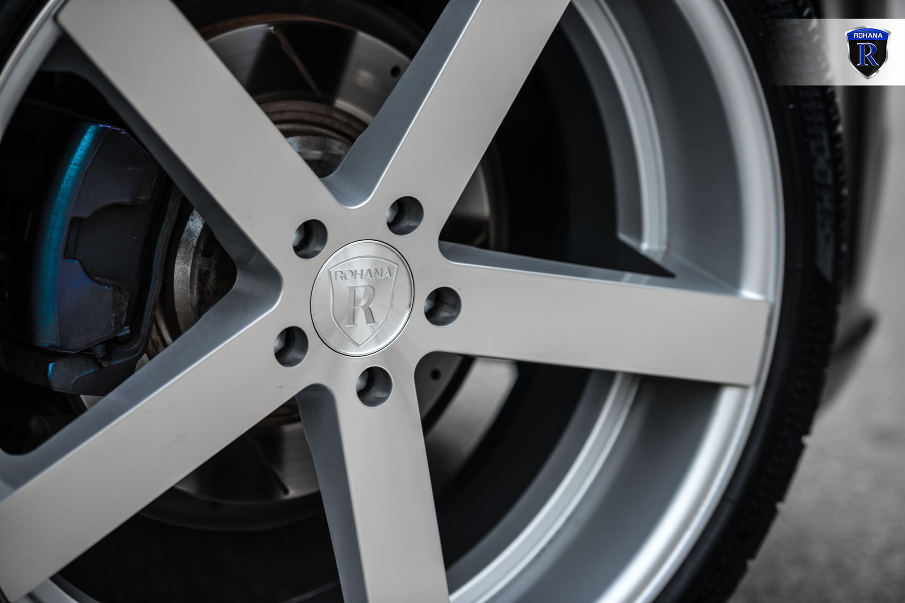 2016 Chrysler 300 | Chrysler 300 - Close Up Wheel Shot