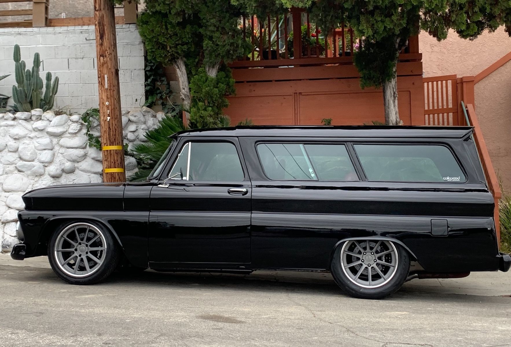 1964 Chevrolet Suburban | Humberto Jimenez’ 1964 Chevrolet Carryall on Forgeline Forged Three Piece RB3C Wheels