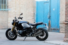 R Nine T