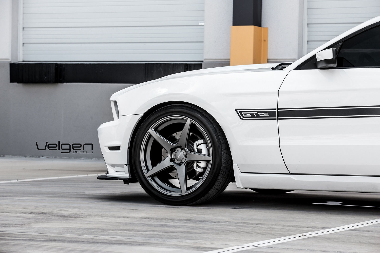 2011 Ford Mustang | White Mustang GT/CS on Velgen Wheels Classic5 Matte Gunmetal 20x9 & 20x10.5