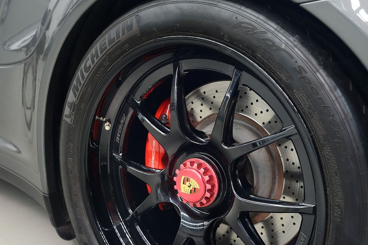 2016 Porsche 997 | Porsche 997.2 Turbo on Forgeline Fluch-Loc Conversion and Center Locking GA3R Wheels